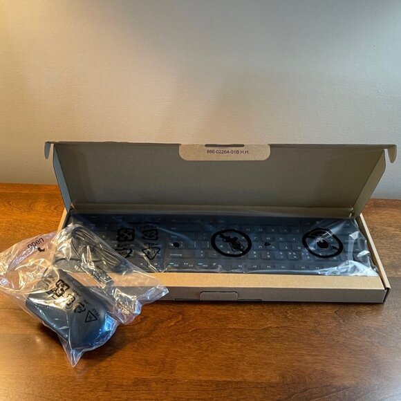 NEW Dell Wired Keyboard and Mouse KM300C - Picture 3 of 8